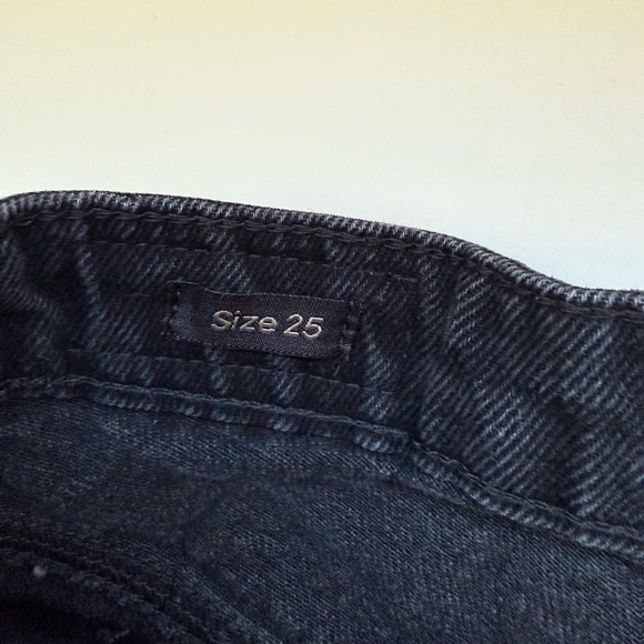 Tailor Made Marbella Ultra High Rise Mid Thigh Black Distressed Shorts Sz 25 - Picture 6 of 7